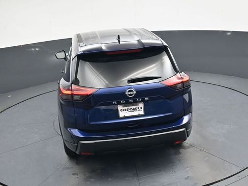 Used 2025 Nissan Rogue SV image 31