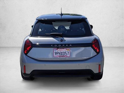 Used 2025 MINI Cooper 2-Door Hardtop image 7