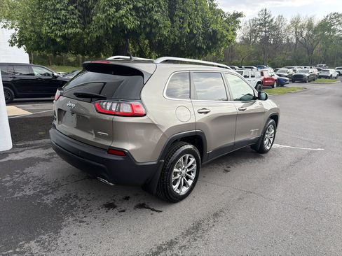 Used 2019 Jeep Cherokee Latitude Plus w/ Comfort/Convenience Group AWD/4WD image 4