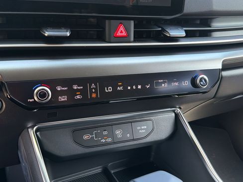 New 2026 Kia Carnival SX w/ SX Dark Edition Package FWD image 23