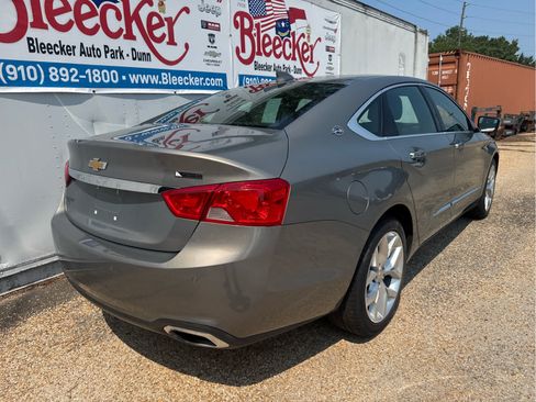 Used 2017 Chevrolet Impala Premier FWD image 3