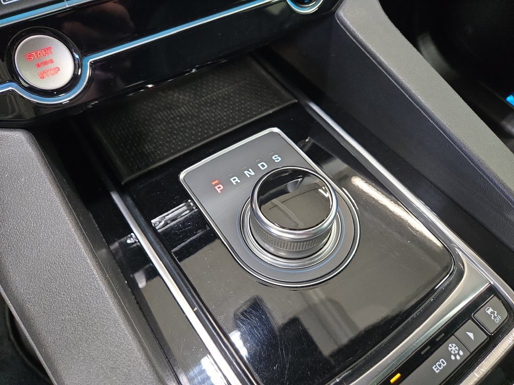 Used 2020 Jaguar F-PACE Premium AWD/4WD image 24