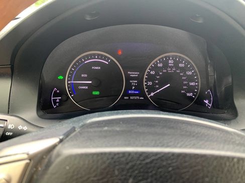 Used 2013 Lexus ES 300h image 16