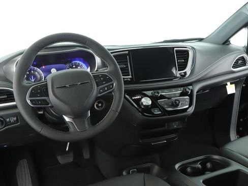 New 2026 Chrysler Pacifica Select FWD image 2