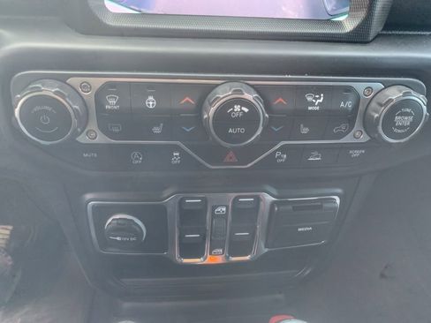 Used 2021 Jeep Gladiator Overland image 20