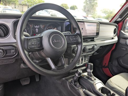 Used 2025 Jeep Wrangler Sport AWD/4WD image 17