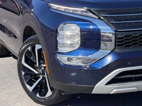 Used 2024 Mitsubishi Outlander SE image 10