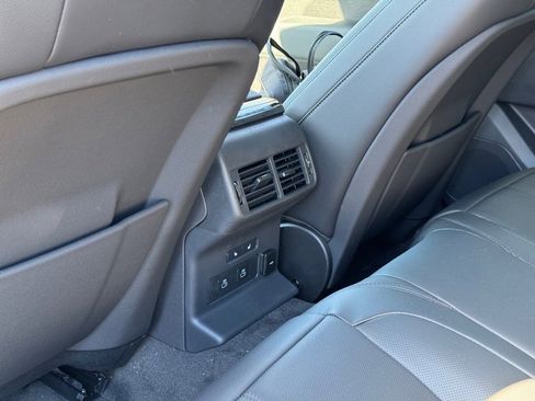 New 2026 Land Rover Range Rover Velar Dynamic SE image 16