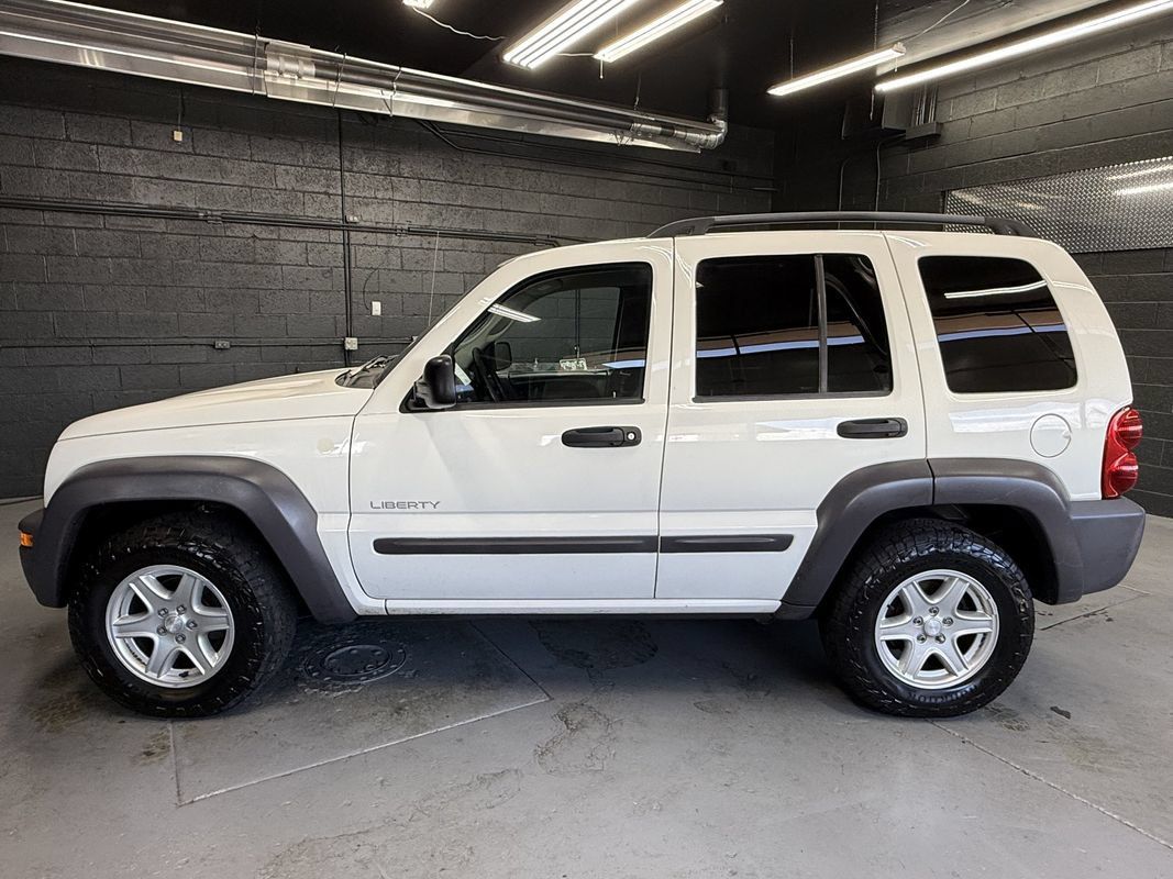 Used 2004 Jeep Liberty Sport w/ PWR Convenience Group AWD/4WD image 8