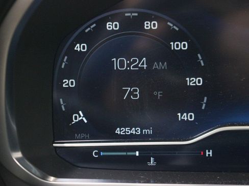 Used 2024 Chevrolet Tahoe Z71 w/ Luxury Package AWD/4WD image 25