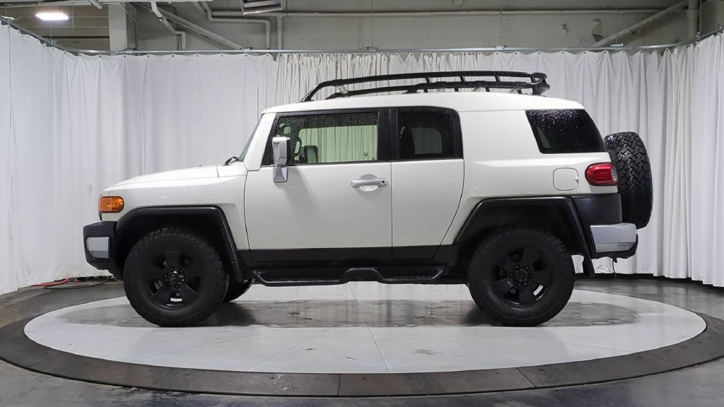 Used 2013 Toyota FJ Cruiser 4WD image 5