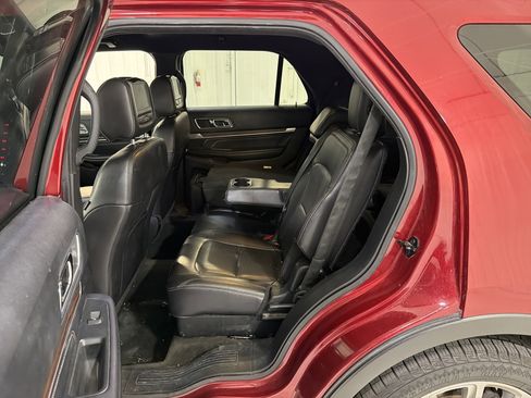Used 2017 Ford Explorer Limited image 11