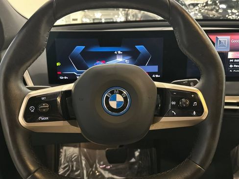 Used 2023 BMW iX xDrive50 w/ Sport Package AWD/4WD image 28