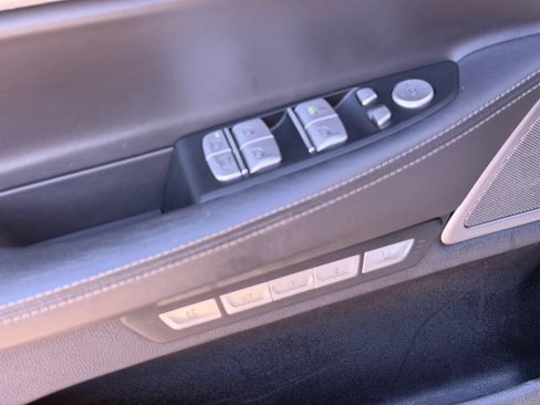 Used 2018 BMW 750i RWD image 27