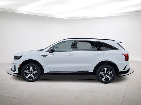 Used 2021 Kia Sorento EX w/ Panoramic Sunroof Package image 4