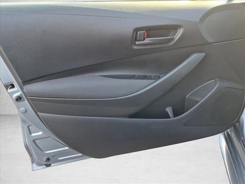 Used 2022 Toyota Corolla LE FWD image 28