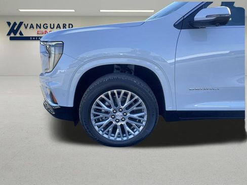 New 2026 GMC Acadia Denali w/ Super Cruise Package FWD image 28