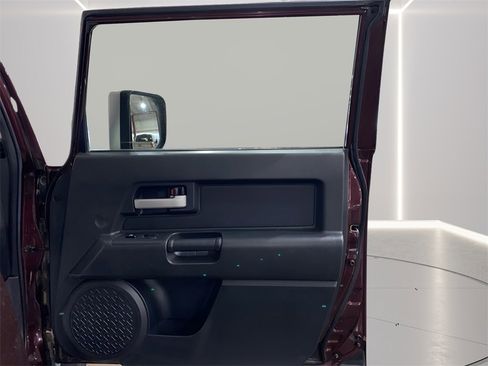 Used 2007 Toyota FJ Cruiser 4WD image 12