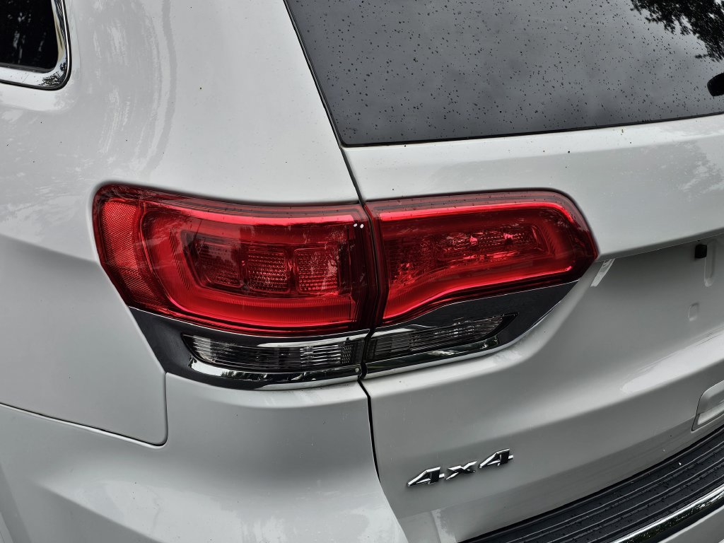 Used 2020 Jeep Grand Cherokee Overland AWD/4WD image 7