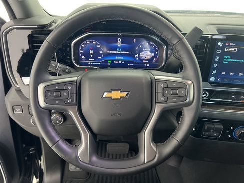 Used 2024 Chevrolet Silverado 1500 LT w/ Leather Package AWD/4WD image 11