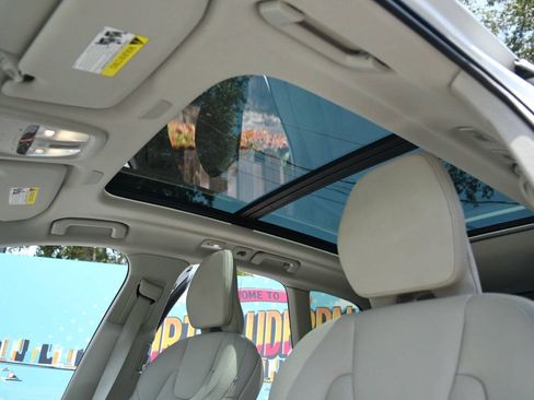 Used 2023 Volvo XC60 B6 Ultimate w/ Protection Package Premier AWD/4WD image 19