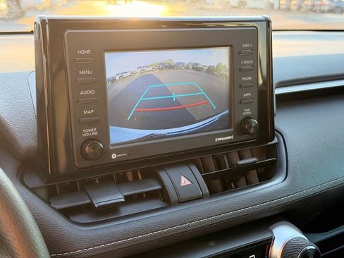 Certified 2022 Toyota RAV4 XLE FWD image 32