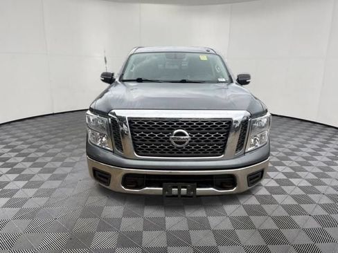 Used 2018 Nissan Titan SV AWD/4WD image 14