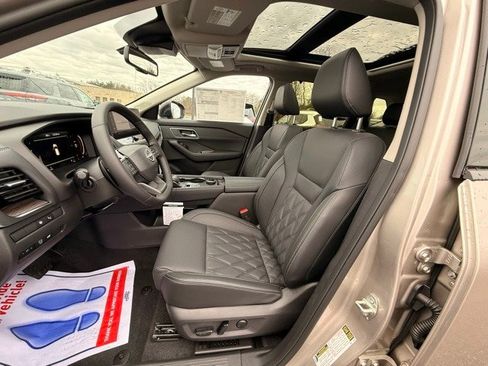 New 2026 Nissan Rogue Platinum w/ Platinum Premium Package image 12