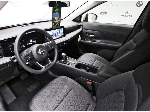 New 2026 Nissan Kicks SV image 12