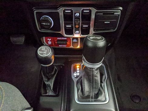 Used 2024 Jeep Wrangler Unlimited Sport AWD/4WD image 9