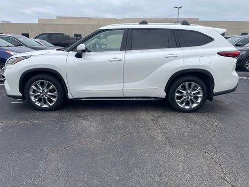 Used 2021 Toyota Highlander Limited AWD/4WD image 3