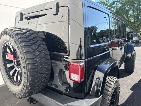 Used 2015 Jeep Wrangler Unlimited Rubicon w/ Connectivity Group AWD/4WD image 6
