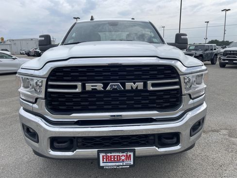 Used 2024 RAM 2500 Big Horn AWD/4WD image 9