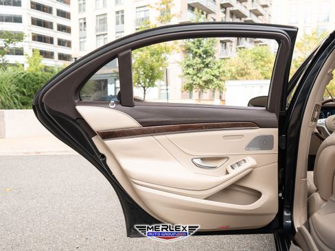 Used 2019 Mercedes-Benz S 560 Sedan image 45