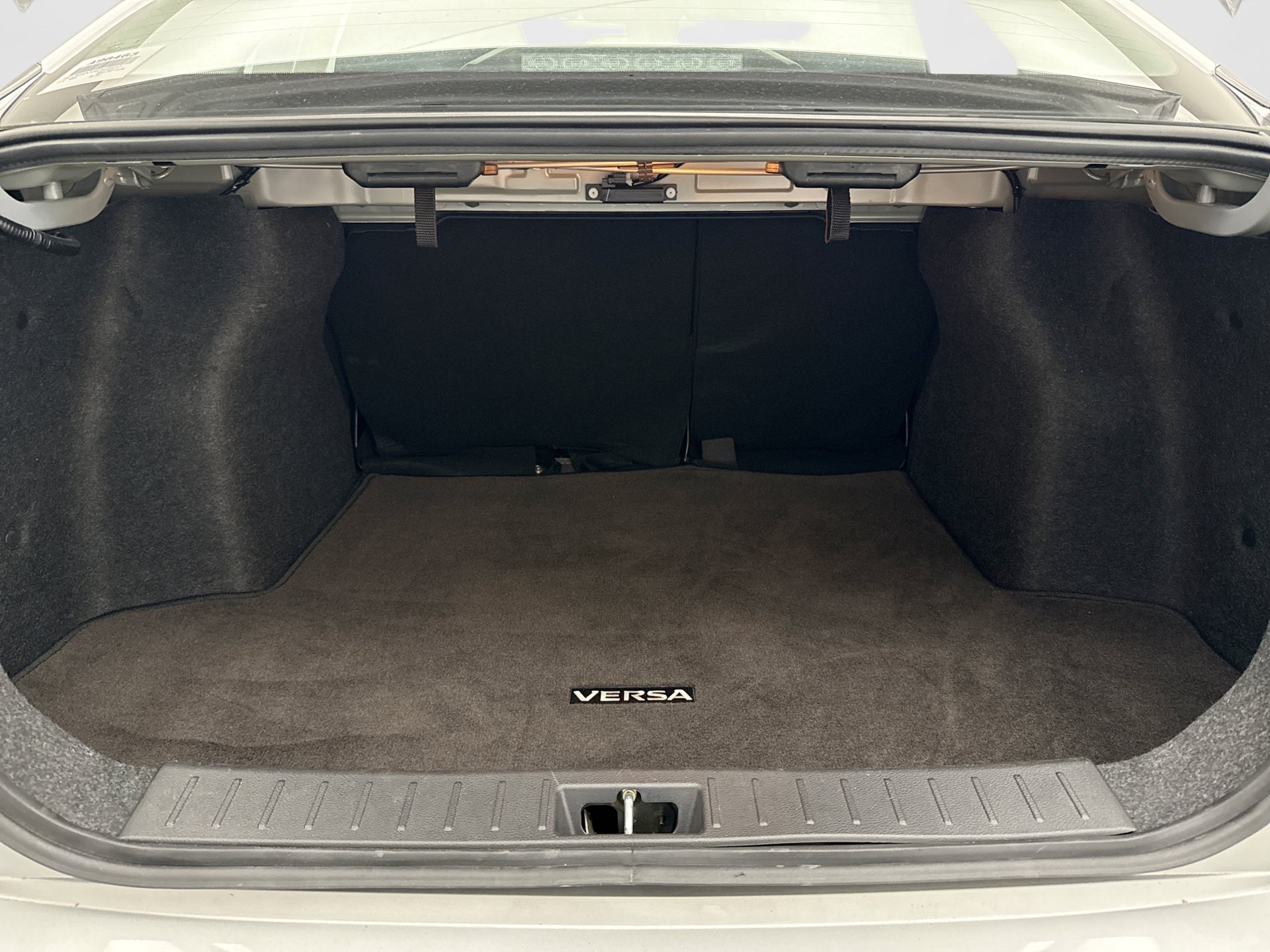 Used 2025 Nissan Versa SV w/ Trunk Package FWD image 18