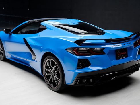 Used 2024 Chevrolet Corvette Stingray Coupe w/ Z51 Performance Package RWD image 25