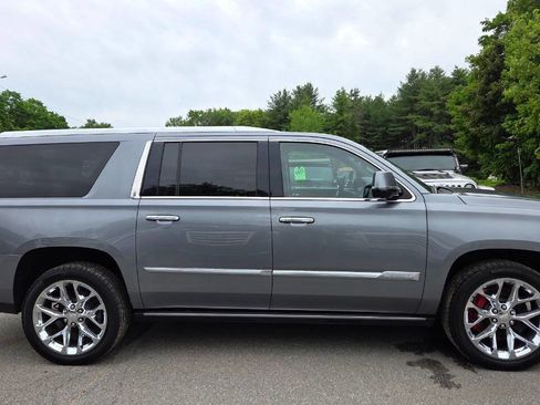 Used 2018 Cadillac Escalade ESV Premium Luxury AWD/4WD image 17
