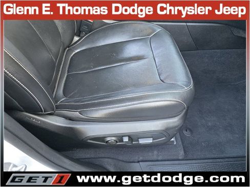 Used 2023 Jeep Grand Cherokee Limited w/ Black Appearance Package image 32