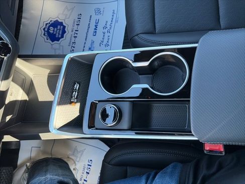 New 2026 Chevrolet Equinox LT w/ Convenience Package II image 24