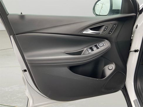 Used 2022 Buick Encore GX Essence w/ Experience Buick Package image 19