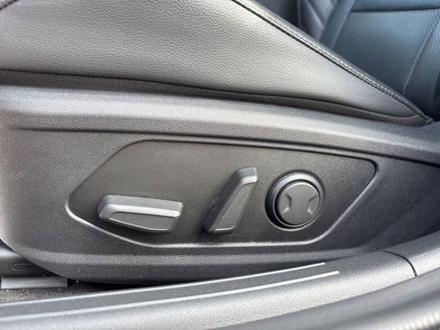 Used 2023 Hyundai Elantra Limited FWD image 21