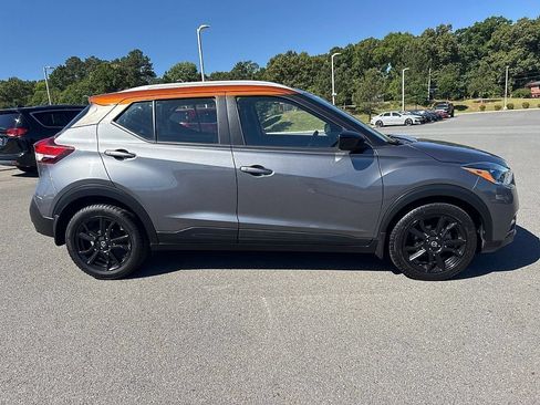 Used 2020 Nissan Kicks SV FWD image 2