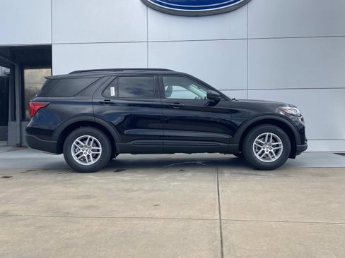 New 2026 Ford Explorer Active w/ Active Comfort Package image 3