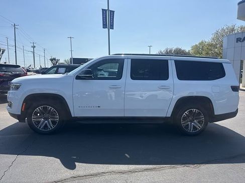 Used 2024 Jeep Wagoneer L Series II image 2