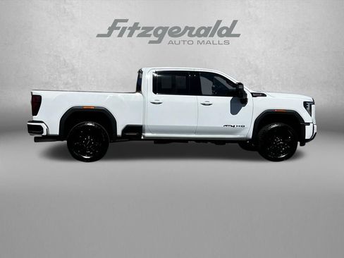 Used 2025 GMC Sierra 2500 AT4 AWD/4WD image 3