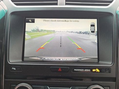 Used 2016 Ford Explorer XLT w/ Equipment Group 202A AWD/4WD image 32