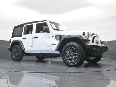 Used 2024 Jeep Wrangler Unlimited Sport AWD/4WD image 57