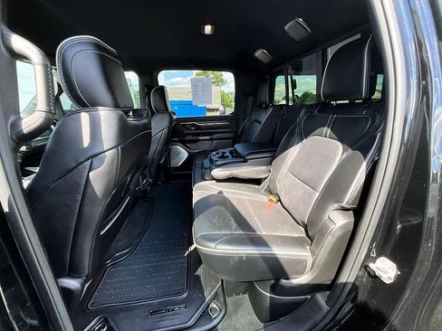 Used 2020 RAM 1500 Limited w/ Black Appearance Package AWD/4WD image 30