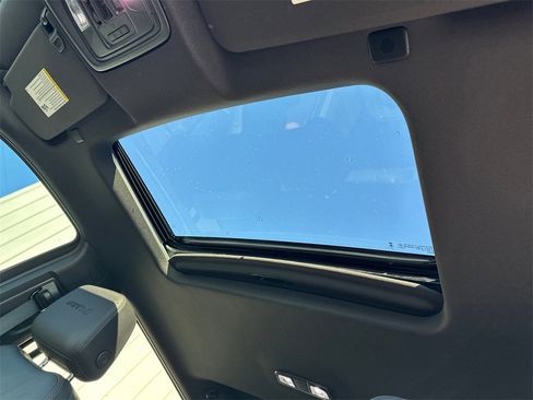 Used 2024 GMC Sierra 1500 AT4 w/ Technology Package image 34