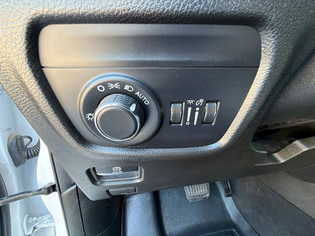 Used 2023 Jeep Grand Cherokee L Laredo AWD/4WD image 20